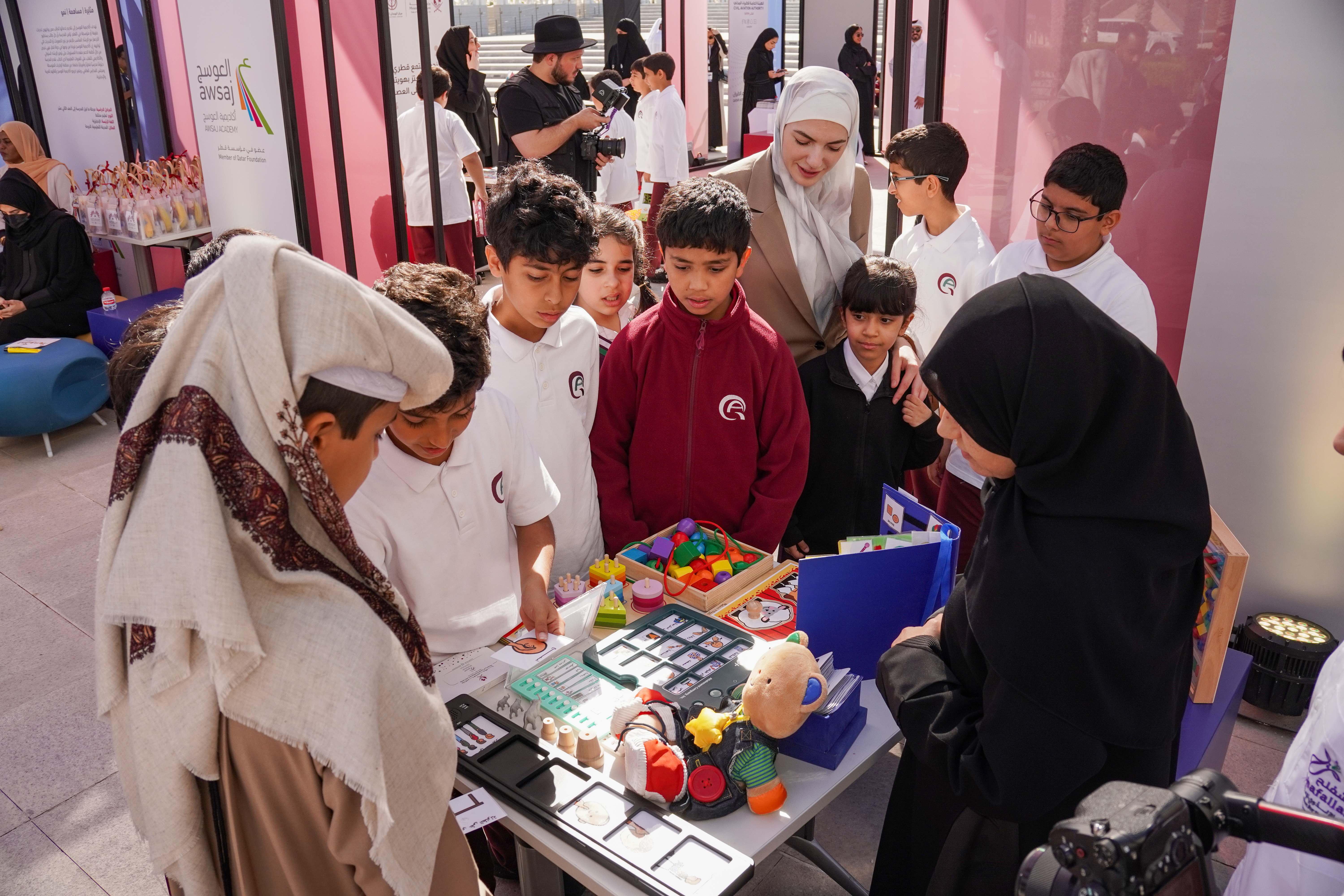 مشاركة مركز الشفلح للأشخاص ذوي الإعاقة في فعاليات اليوم الدولي للتعليم بدعوة من مؤسسة قطر