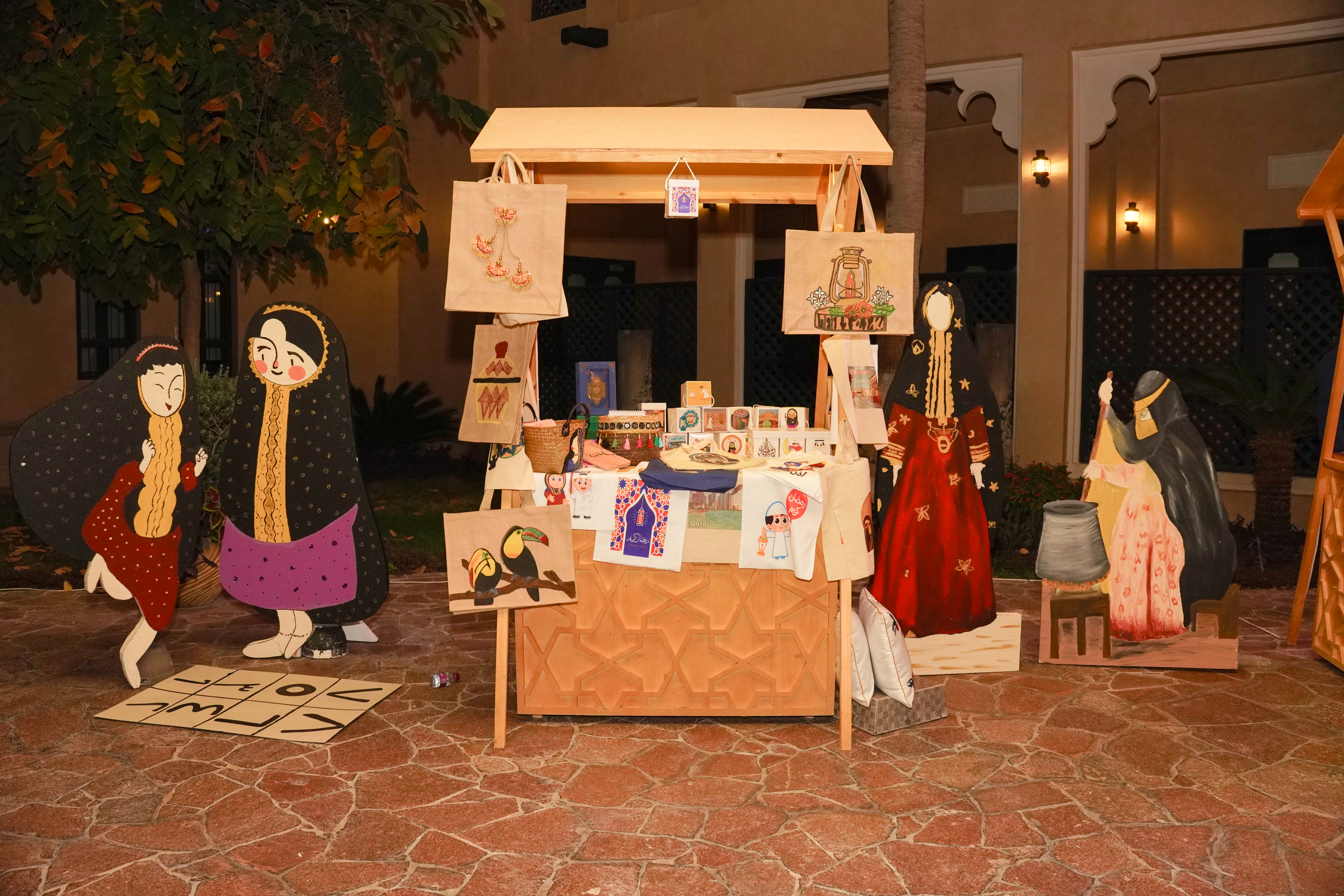 منتجات صنعت بأيدي