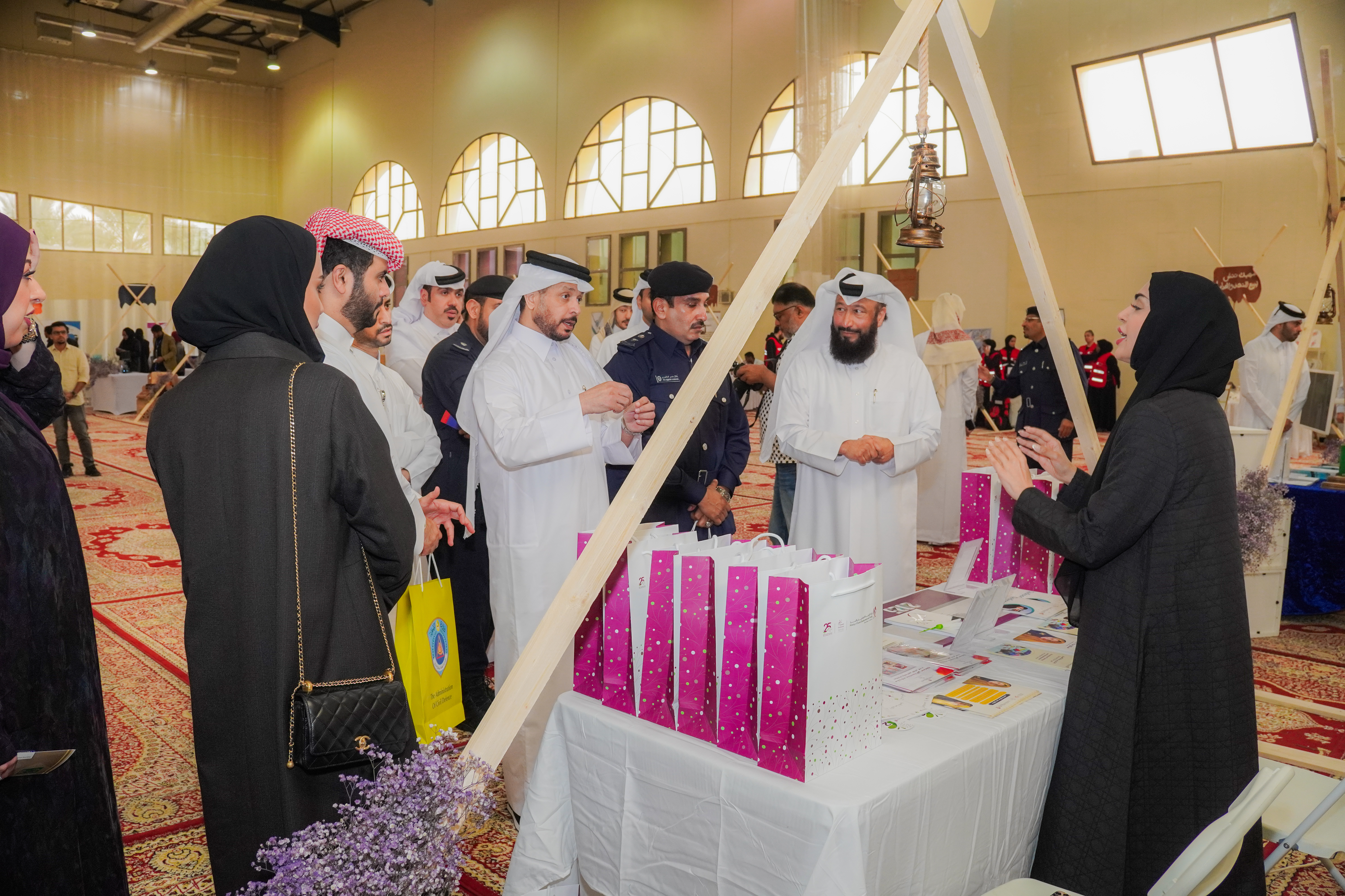 بالتعاون مع نادي الخور ومركز شباب الذخيرة، وعلى مدى ثلاثة أيام وبمشاركة مختلف مؤسسات الدولة، اختُتم المعرض التوعوي الأمني في مركز شباب ذخيرة.