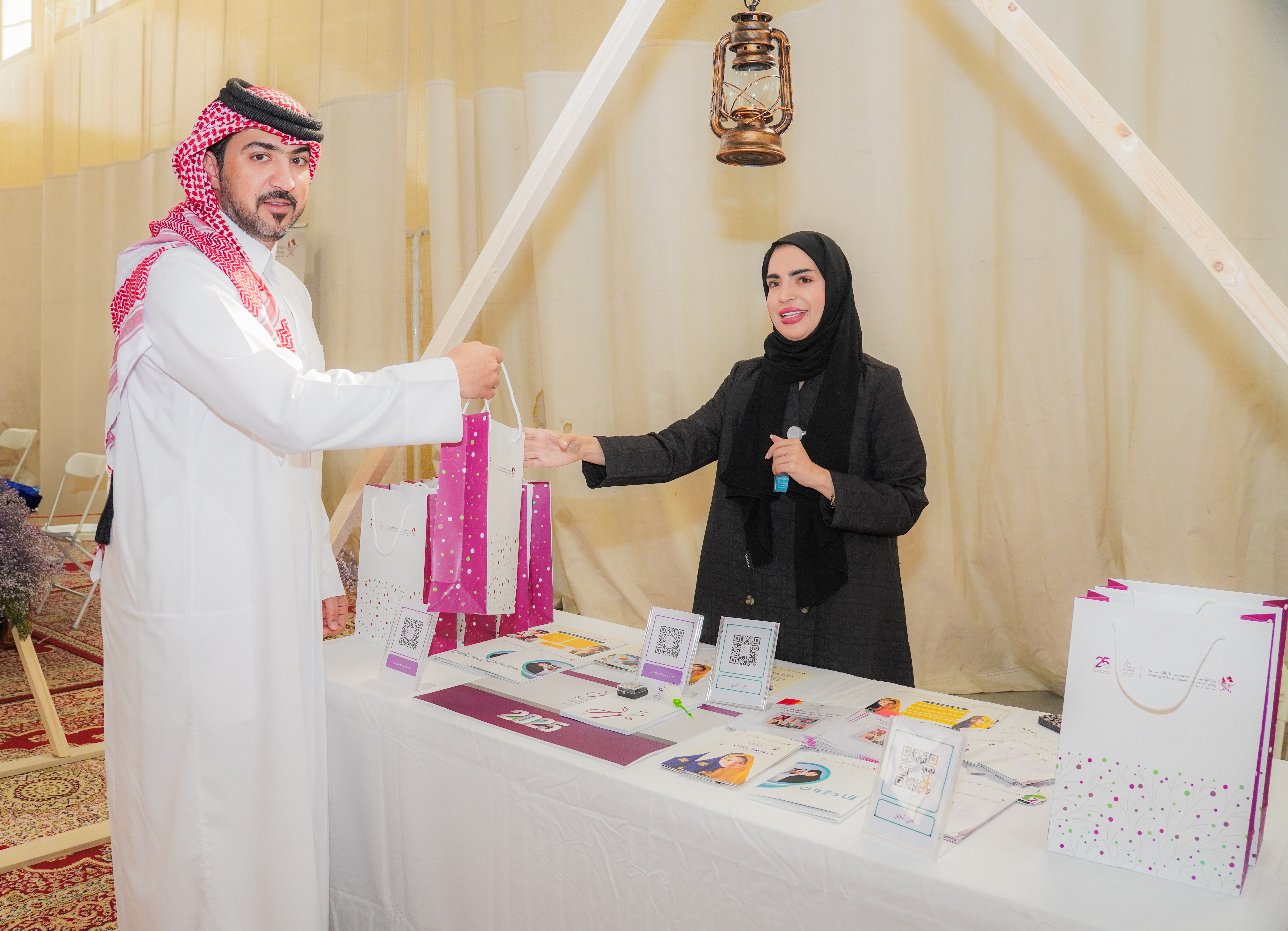 بالتعاون مع نادي الخور ومركز شباب الذخيرة، وعلى مدى ثلاثة أيام وبمشاركة مختلف مؤسسات الدولة، اختُتم المعرض التوعوي الأمني في مركز شباب ذخيرة.