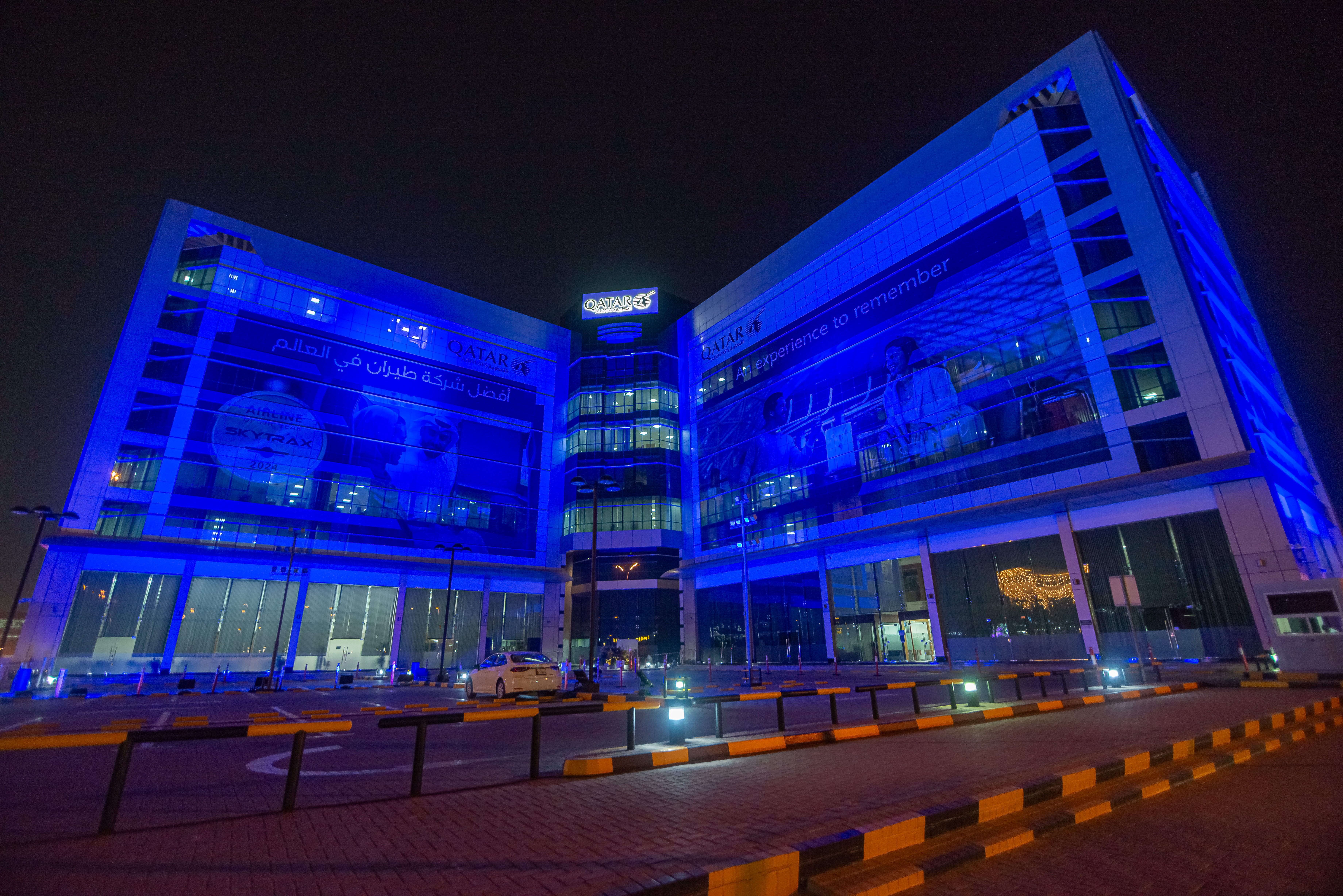 في اليوم العالمي للتوعية بالتوحد، أضاءت قطر مبانيها باللون اللأزرق