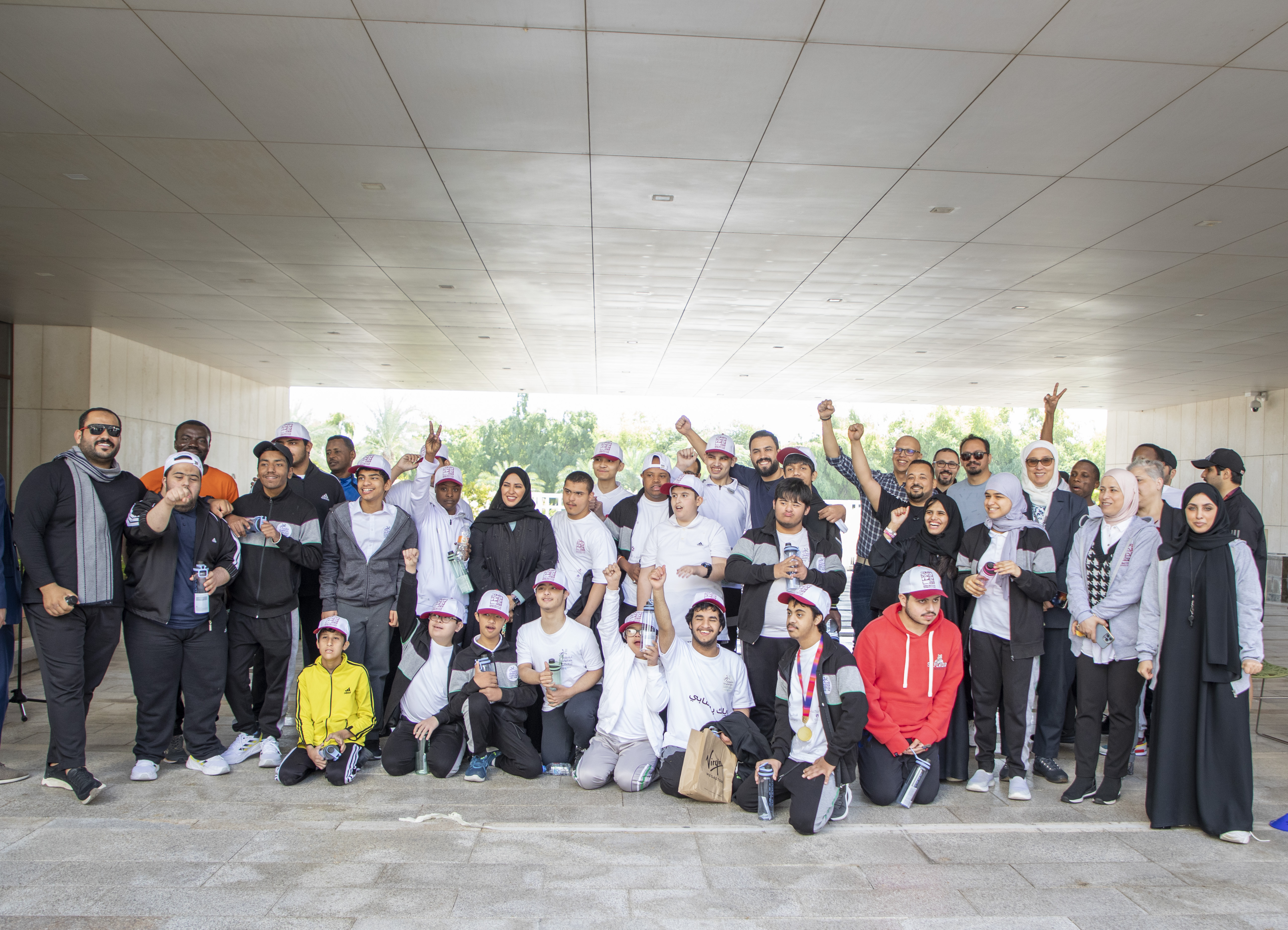 أبناء الشفلح يشاركون اخوانهم من معهد الدراسات العليا في اليوم الرياضي 01