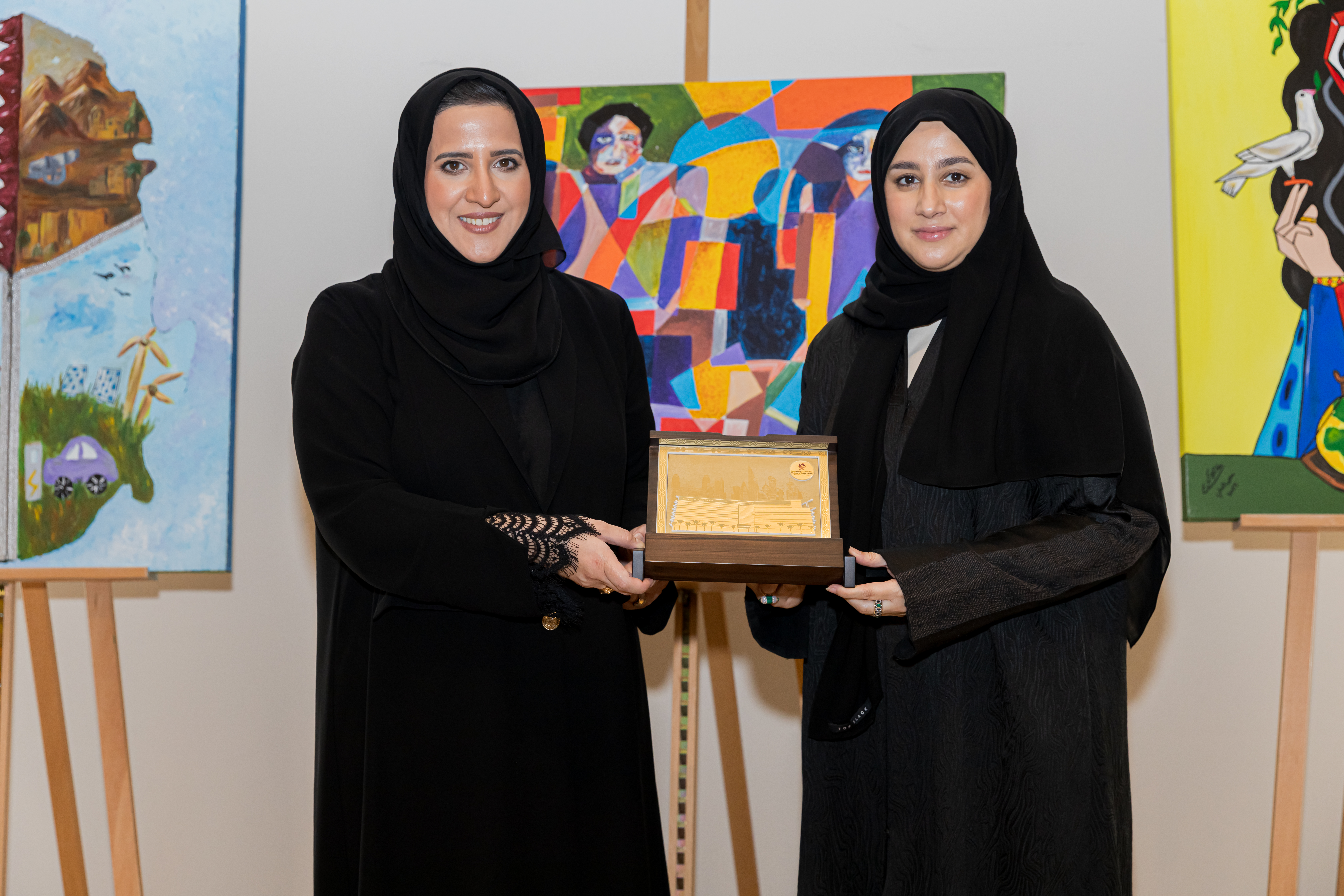 نظم مركز الشفلح للأشخاص ذوي الإعاقة بالتعاون مع وزارة الصحة - إدارة سلامة الغذاء، ورشة فنية بعنوان "الرسم من أجل سلامة الغذاء".