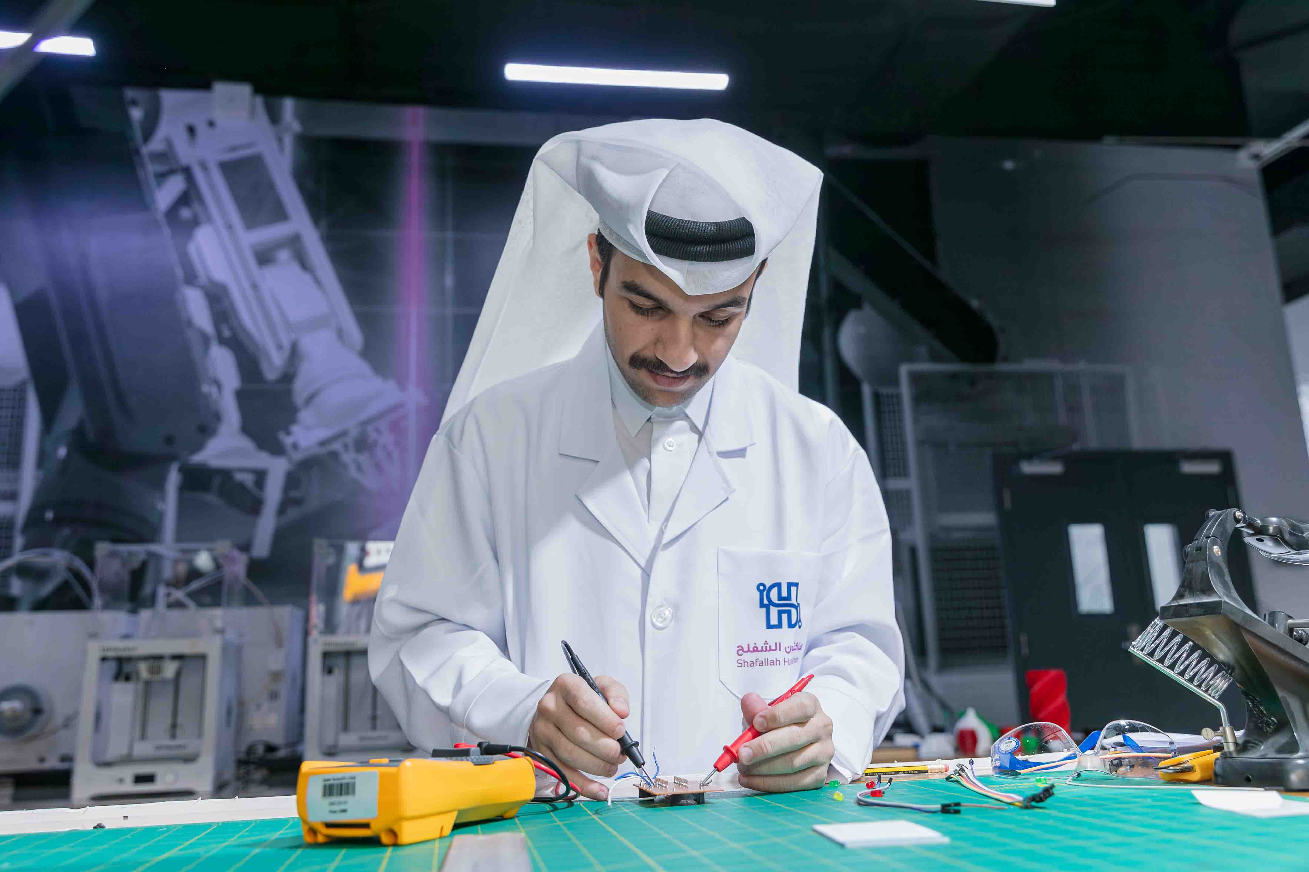 اليوم الثاني: بدأت الفرق رحلة الابتكار والتطوير. 