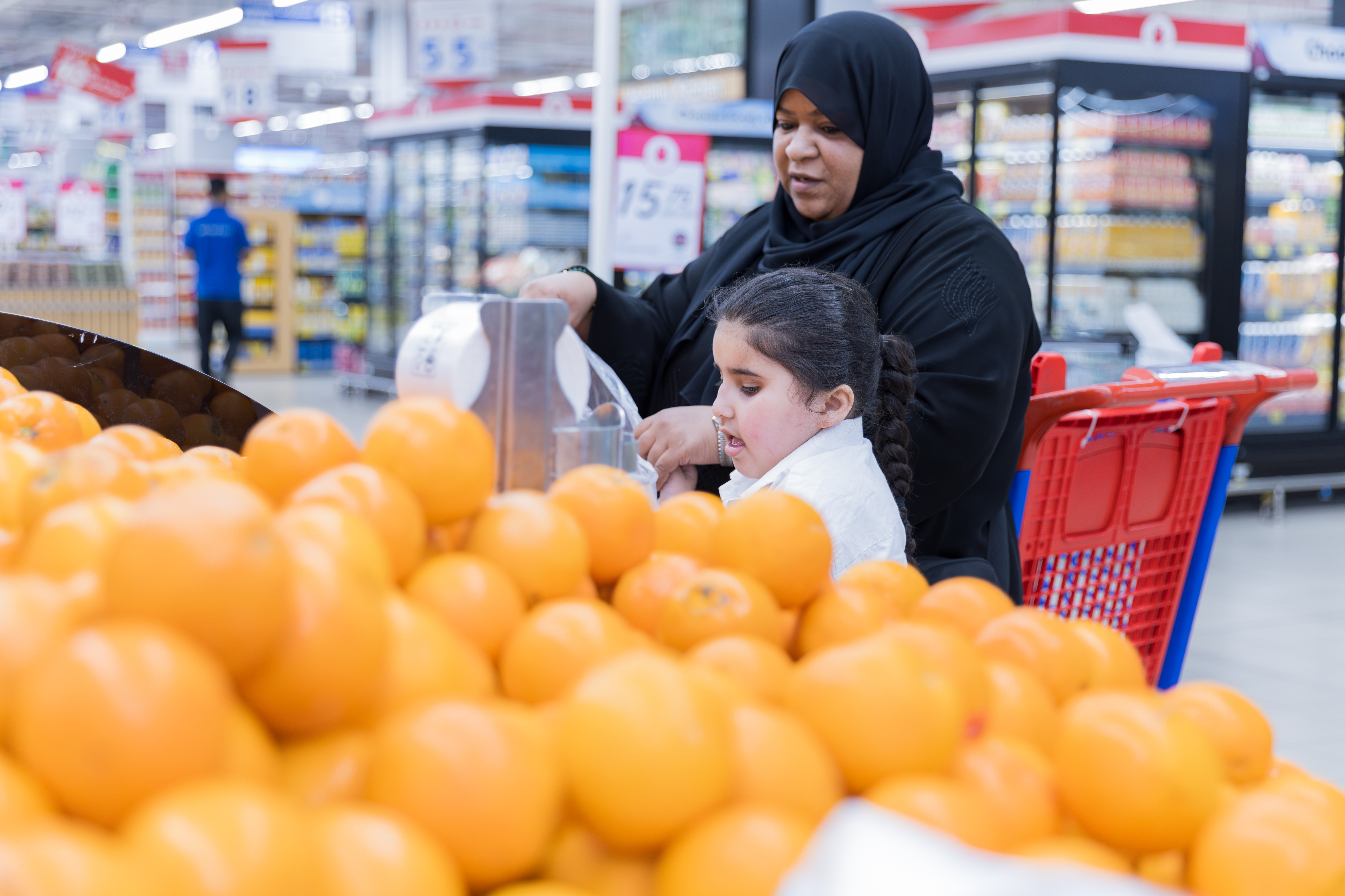 ينظم مركز الشفلح للأشخاص ذوي الإعاقة فعالية "التسوق الهادئ" بمناسبة اليوم العالمي للتوحد.