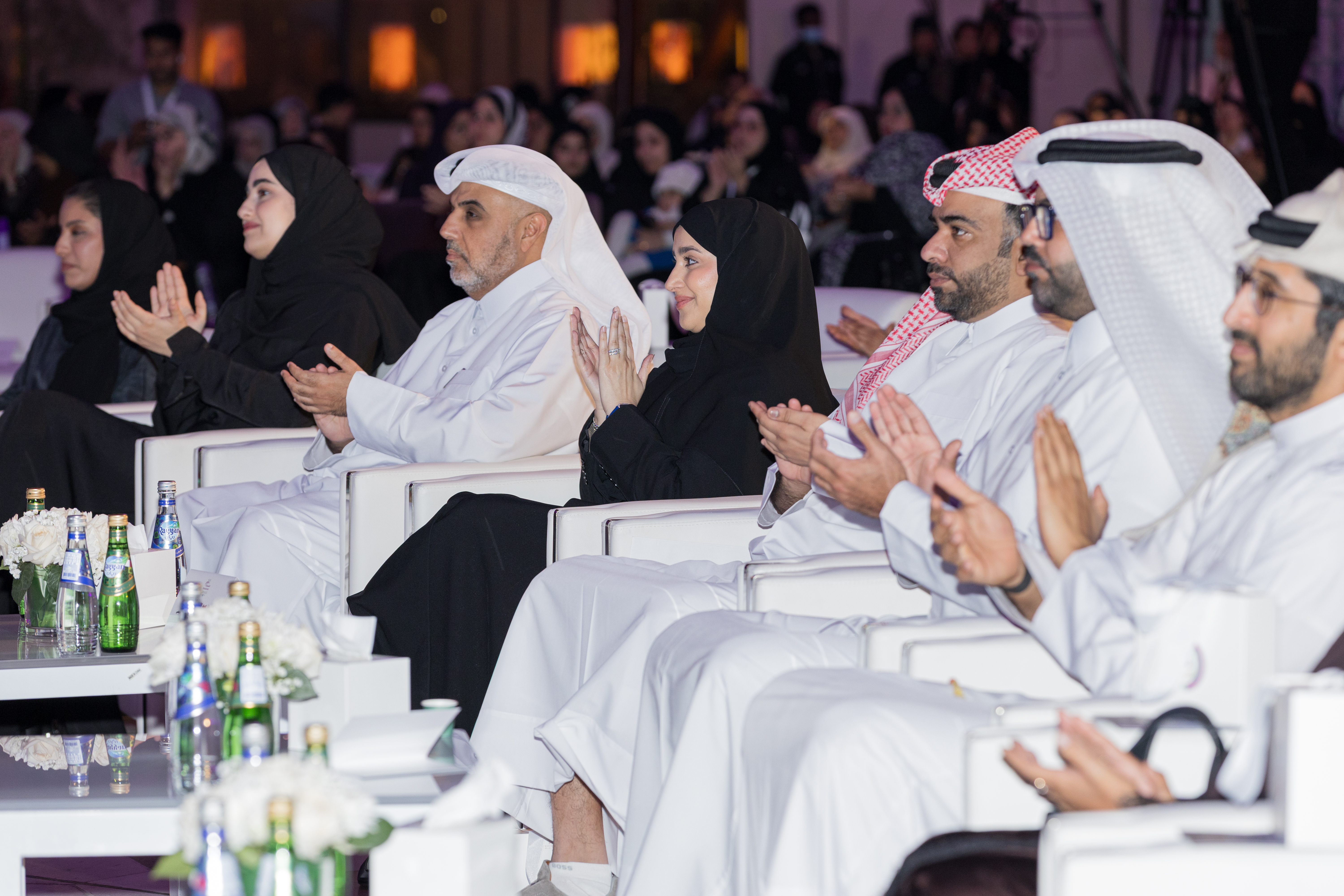 جمع صدى الأصوات في مساحة واحدة للتعبير والتواصل والحضور الحقيقي.