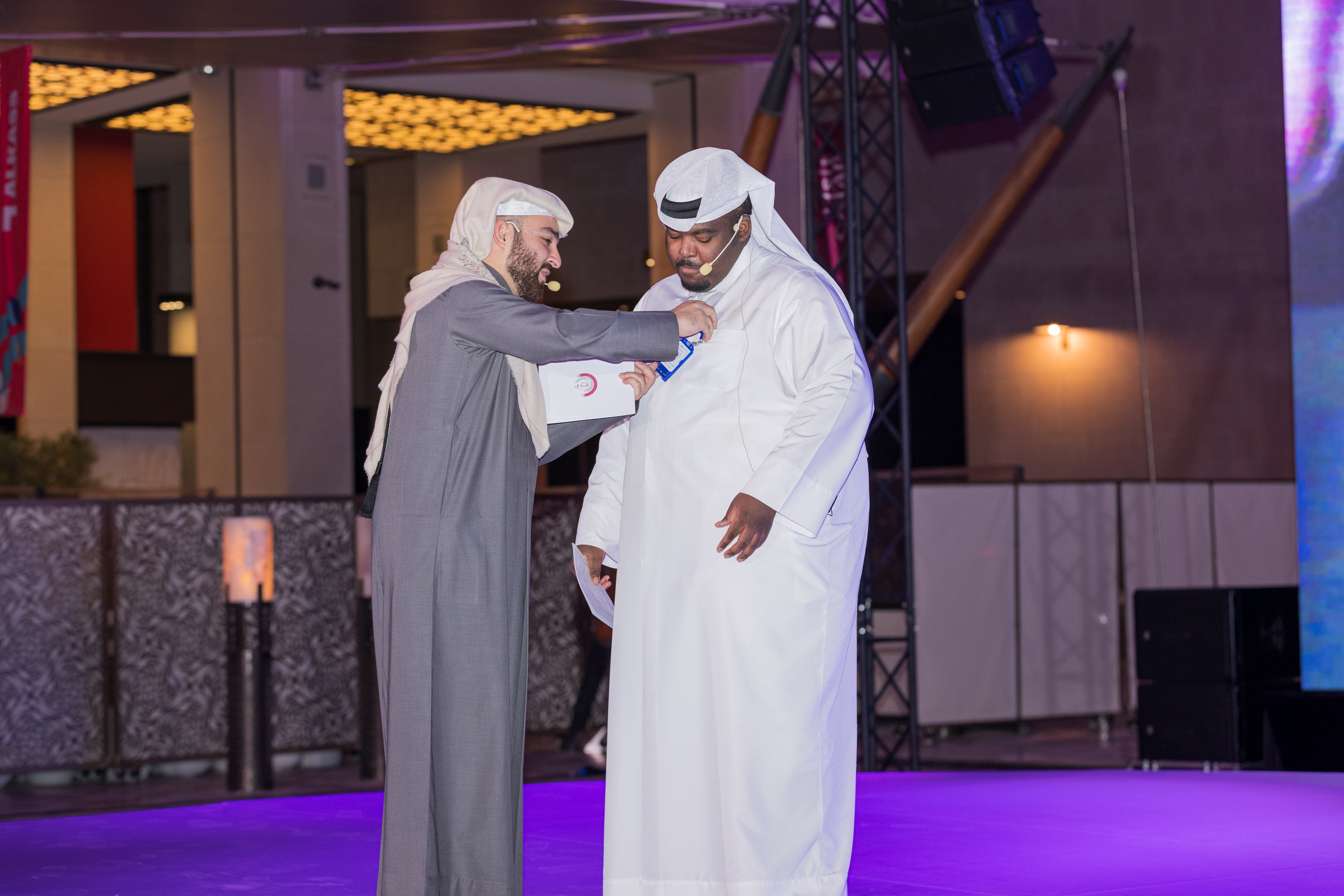 بعد مشاركتة رحلته على منصة صدى، حصل خريج الشفلح عبدالعزيز السويدي على عرض توظيف رسمي من بنك الدوحة.