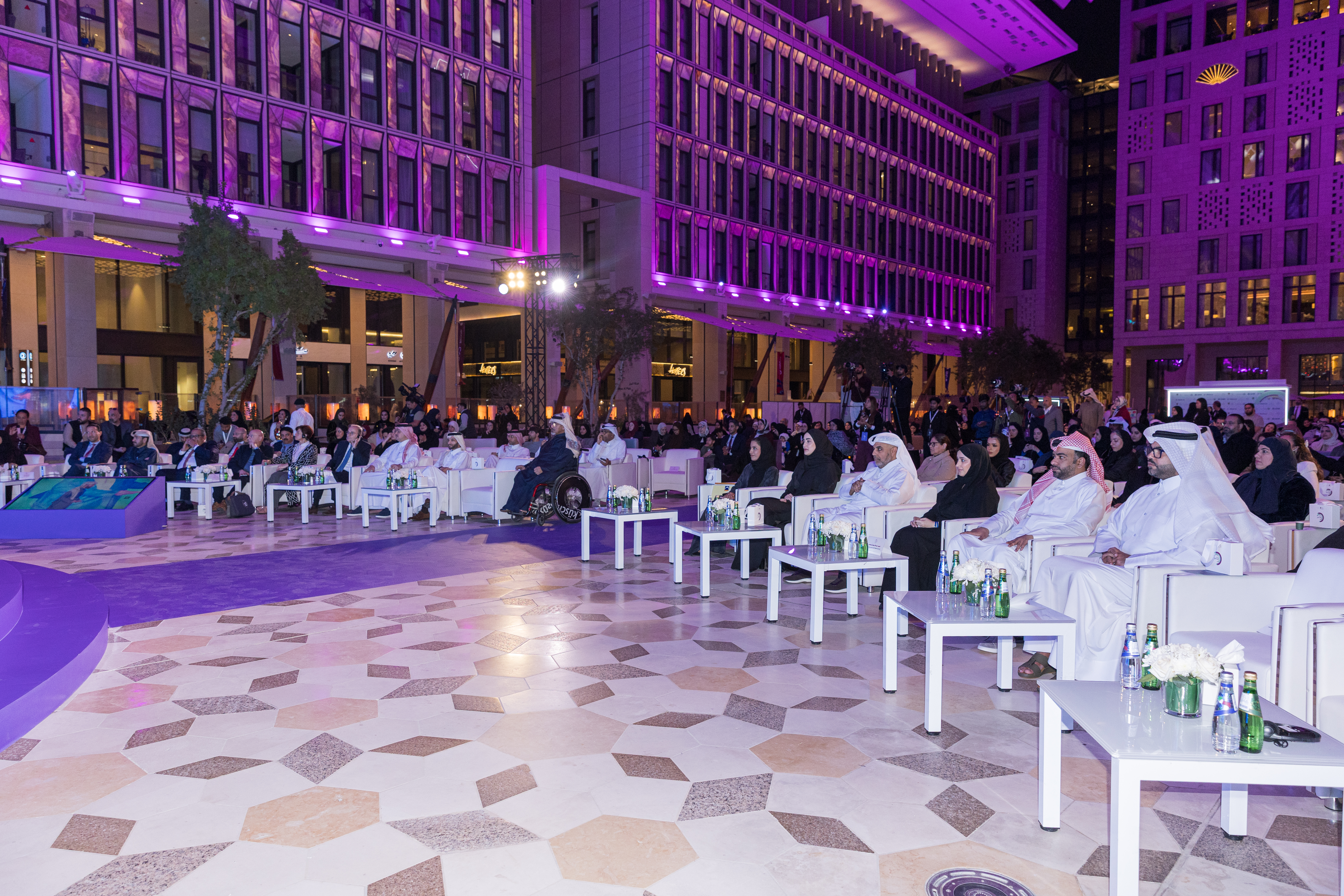 جمع صدى الأصوات في مساحة واحدة للتعبير والتواصل والحضور الحقيقي.